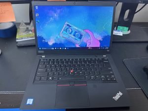 Thinkpad T490 - i5-8365u, 16gb DDR4, 128gb SSD